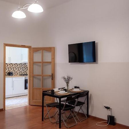 Cozy Apartment In Akacfa Street Budapeszt Zewnętrze zdjęcie